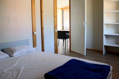 Chalet Lakeside 28m² Confort- 2 bedrooms +Terrace + TV - adapted to the people with reduced mobility