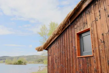 Mietunterkunft - Die Hütte Des Fischers 21M² Confort - 1 Schlafzimmer + Tv + Seeufer - Flower Camping InNature