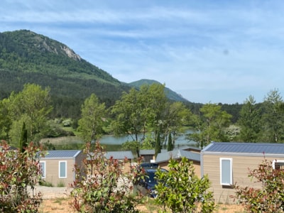 Cottage 40m² Confort - 3 bedrooms + Half-covered terrace + TV + 2 bathrooms + Lake view
