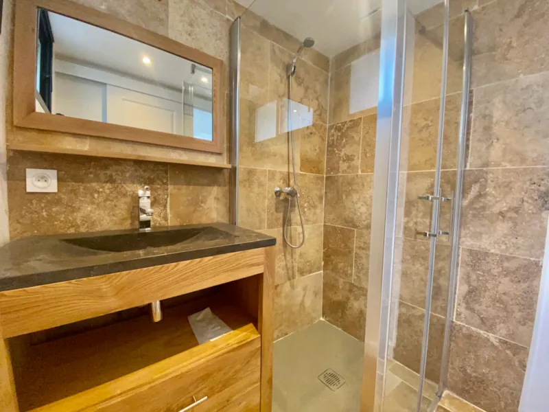 Villa 116M² Premium - 3 Chambres + Terrasse Vue Lac + Tv + 2Sdb + Spa + Lv