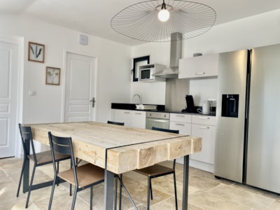 Villa 116m² Premium - 3 bedrooms + lake view terrace + TV + 2 bathrooms + Spa + Dishwasher
