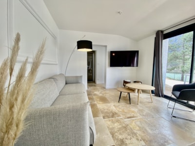 Villa 116m² Premium - 3 bedrooms + lake view terrace + TV + 2 bathrooms + Spa + Dishwasher