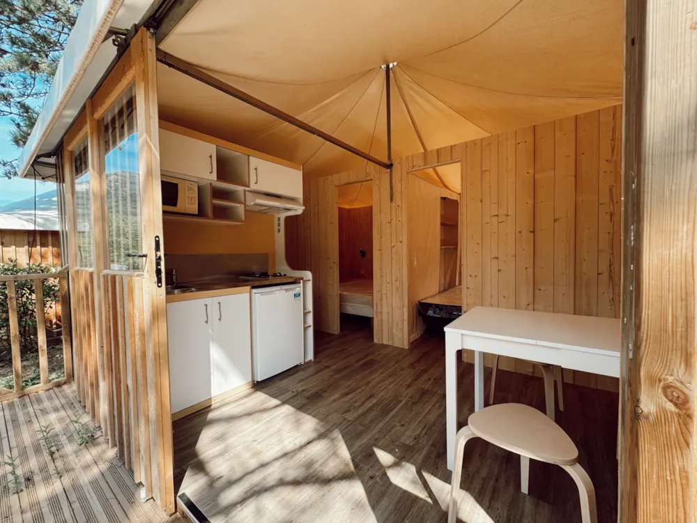 Accommodation - Lodge 25M2 (2Ch - 4Pers) + Terasse Intégrée - Flower Camping InNature