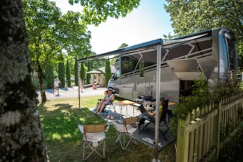 Stellplatz - Stellplatz Confort + Strom - Camping Beau Rivage