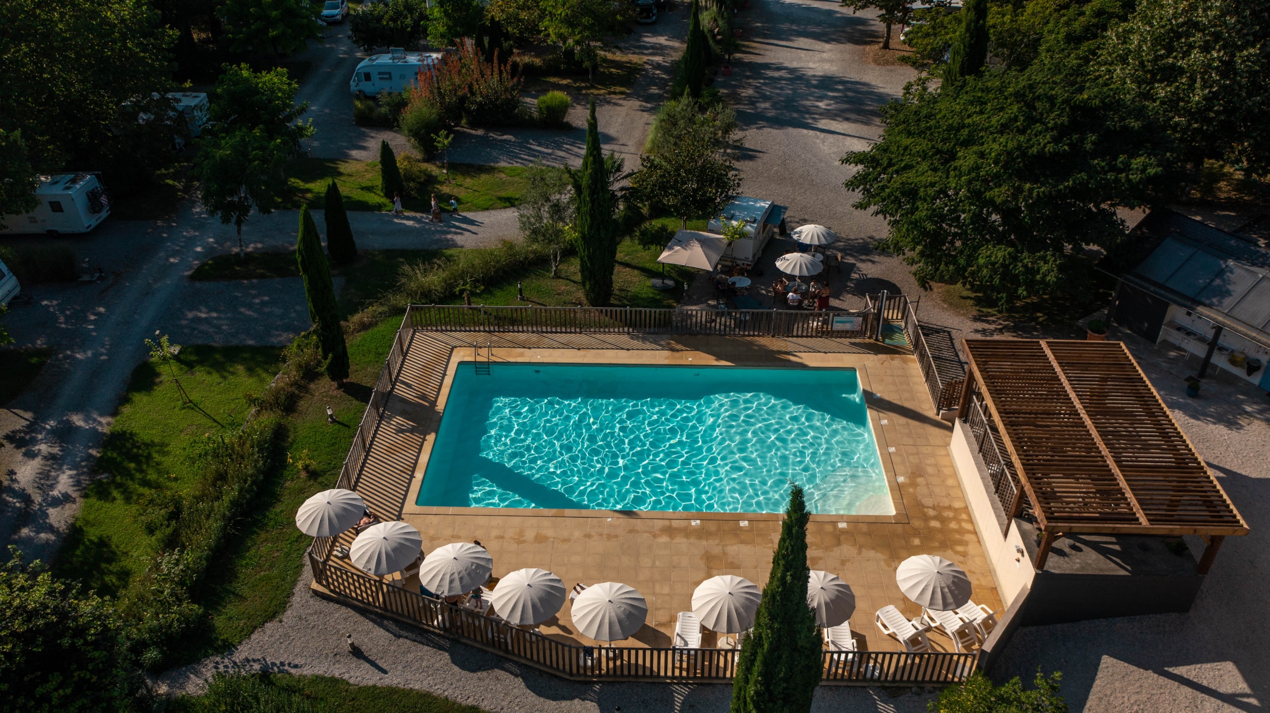 Camping Beau Rivage — Photo 1