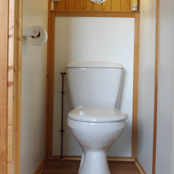 Chalet Classique 1 Chambre Avec Toilettes- Douche Aux Sanitaires Du Camping