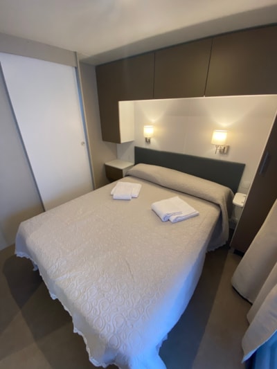 Deluxe Mobile Home First Raw Double Bathroom — 4