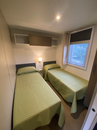 Deluxe Mobile Home First Raw Double Bathroom — 5