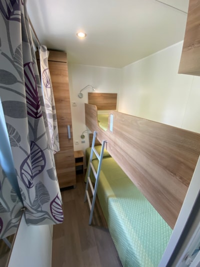 Deluxe Mobile Home (6 beds) 1st Raw — 6