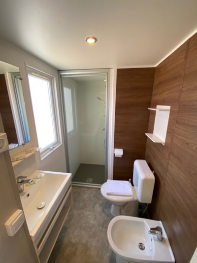 Deluxe Mobile Home 1st Raw Single Bathroom — 7