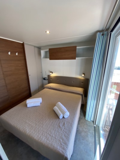 Deluxe Mobile Home 1st Raw Single Bathroom — 4