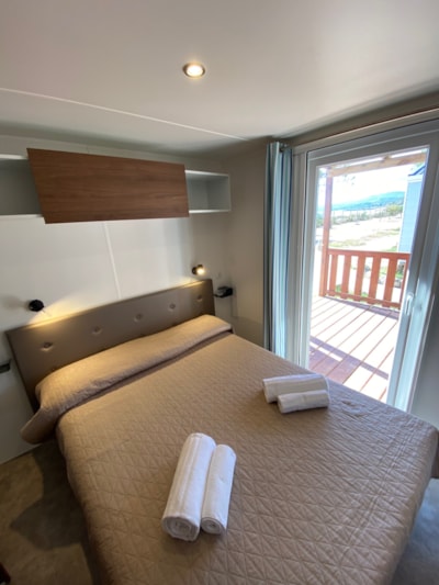 Deluxe Mobile Home 1st Raw Single Bathroom — 5