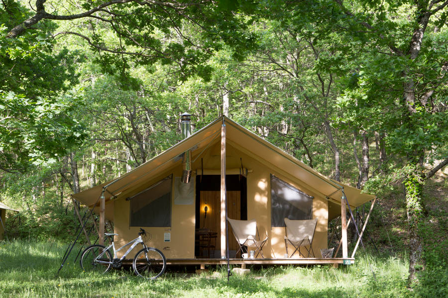 Location - Tente Trappeur - Camping Huttopia Lac de Serre-Ponçon