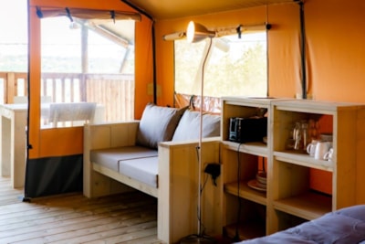 CANVAS LODGES: ELEVATION