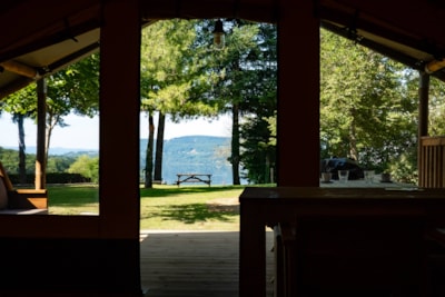 CANVAS LODGES: EVASION