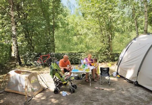 Emplacement - Emplacement Xl, Électricité Et Voiture Comprises - image n°2 - RCN Belledonne