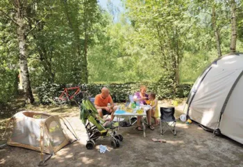 Stellplatz - Campingplatz, Strom Und Auto Inklusive - RCN Belledonne