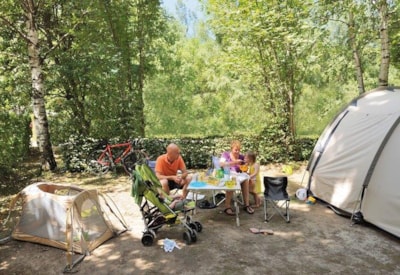 Campingpitch including electricity and car