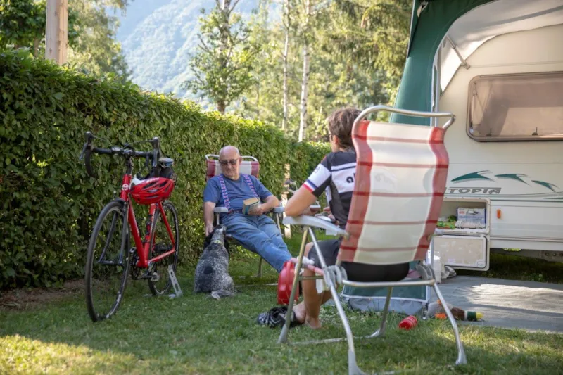 Emplacement Camping Avec Electricité Et Voiture Comprises