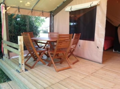 Canvas bungalow