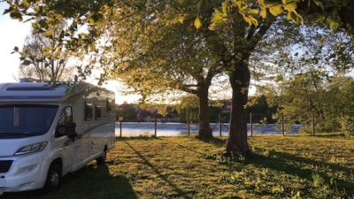 Pitch caravan or camping-car + electricity