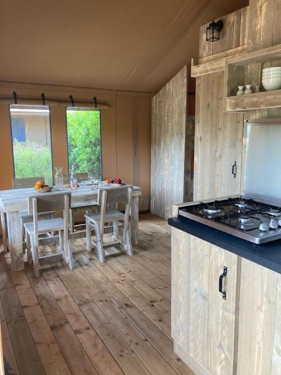 WOOD LODGE - with bathroom