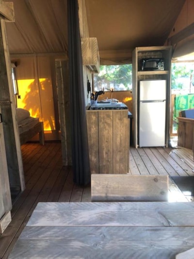WOOD LODGE - with bathroom