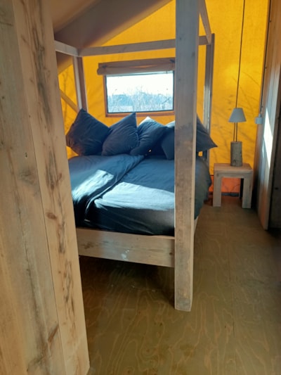 Luxury tent