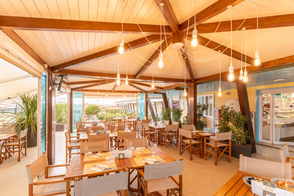 Club del Sole Viareggio Family Collection