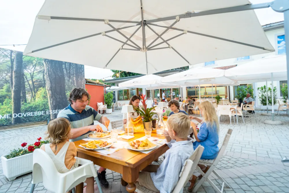 Club del Sole Viareggio Family Collection