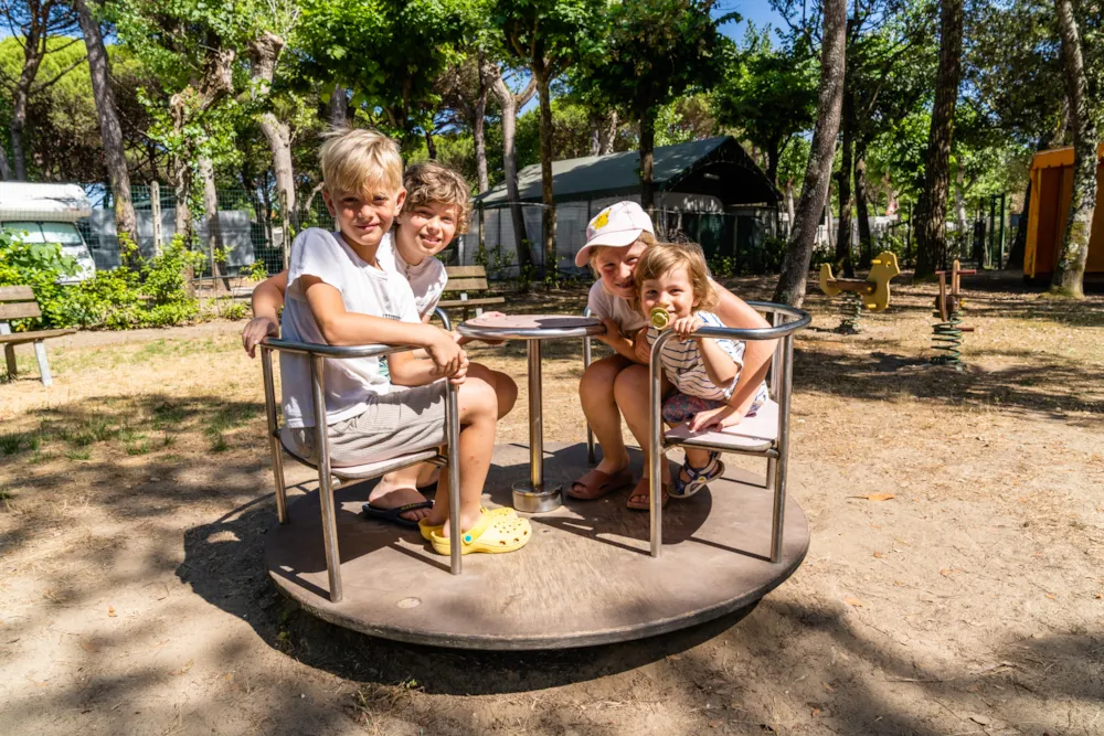 Club del Sole Viareggio Family Collection