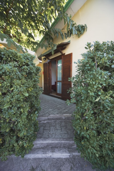 House one room with toilet block adapted to the people with reduced mobility