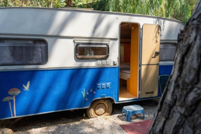 Caravan — 10