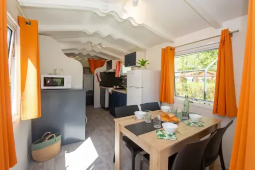 Mietunterkunft - Wohnwagen Les Ecrins Standard 17M² - 1 Schlafzimmer + Plancha - - image n°2 - Flower Camping  A La Rencontre du Soleil