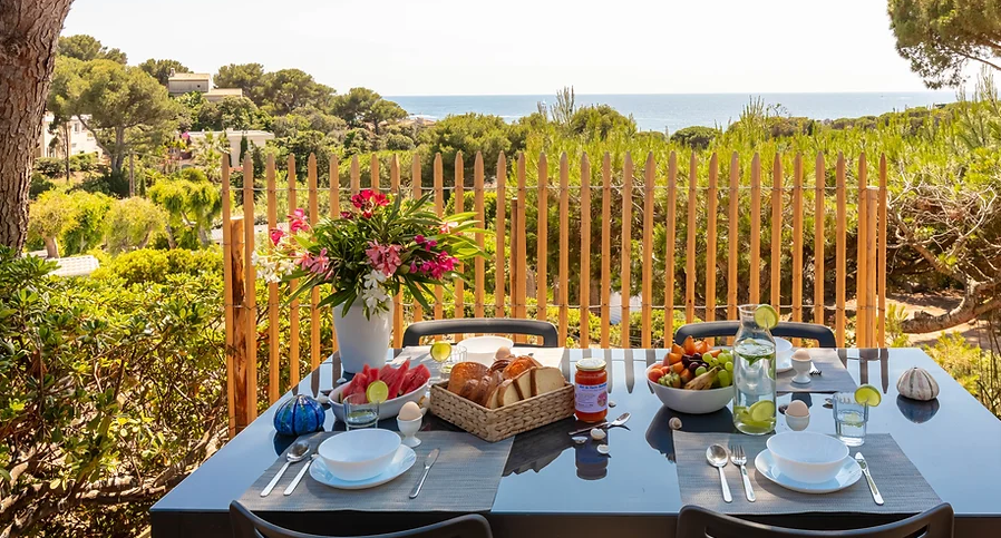 Domaine de la Presqu&rsquo;ile de Giens (Madrague) – Vignoble, résidence, villas & camping à la ferme