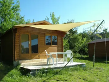 Mietunterkunft - Holzchalet – 17 M² – 1 Schlafzimmer – Ohne Sanitäranlagen - Clico Chic - Camping Castillon de Provence
