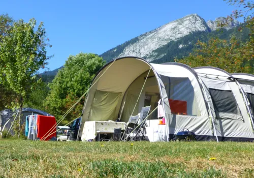 Emplacement - Emplacement Confort :  + 1 Installation + 1 Véhicule + Électricité - image n°2 - Sites et Paysages De Martinière
