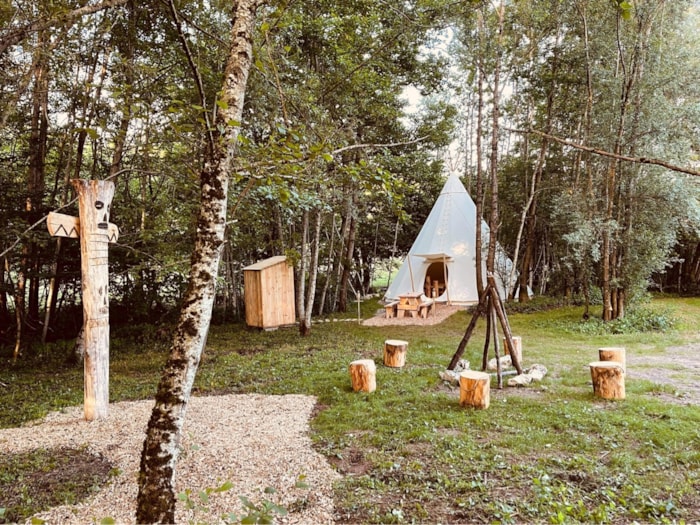 Tipi Söra Tribu Du Wakanda Lodges