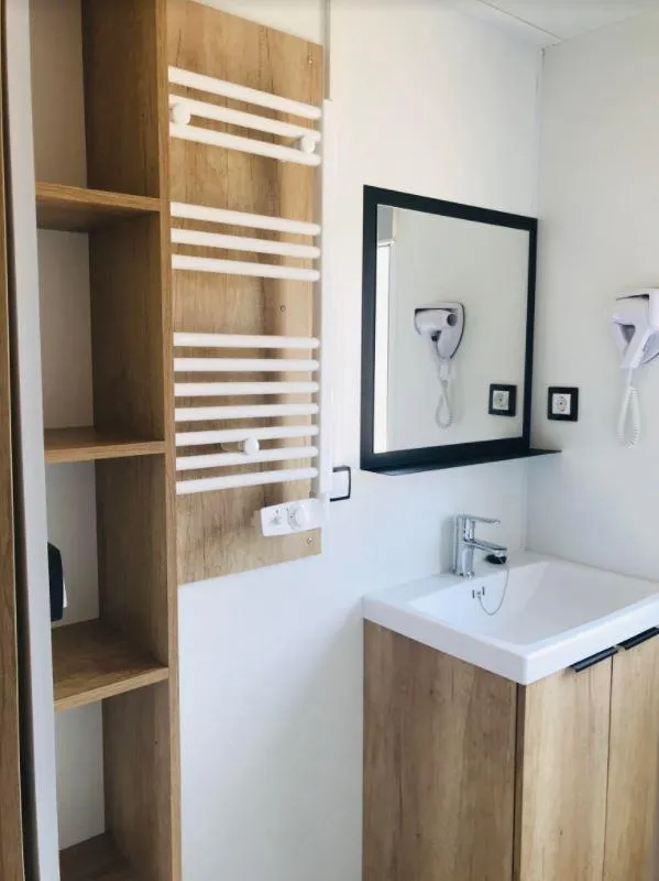 Mobil-Home Premium 22 M² 1 Chambre + Terrasse 17M² + Tv + Lv + Climatisation + Plancha
