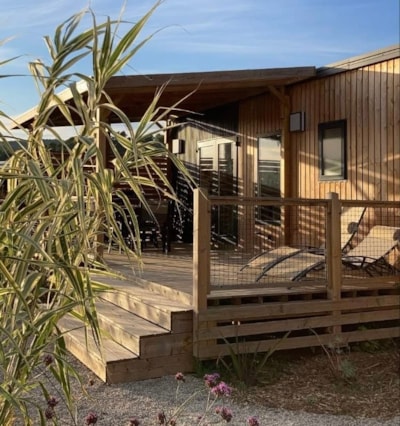 Mobile-home 3 bedrooms Premium 32m² + terrace 21m² + air-conditioning+ TV + plancha