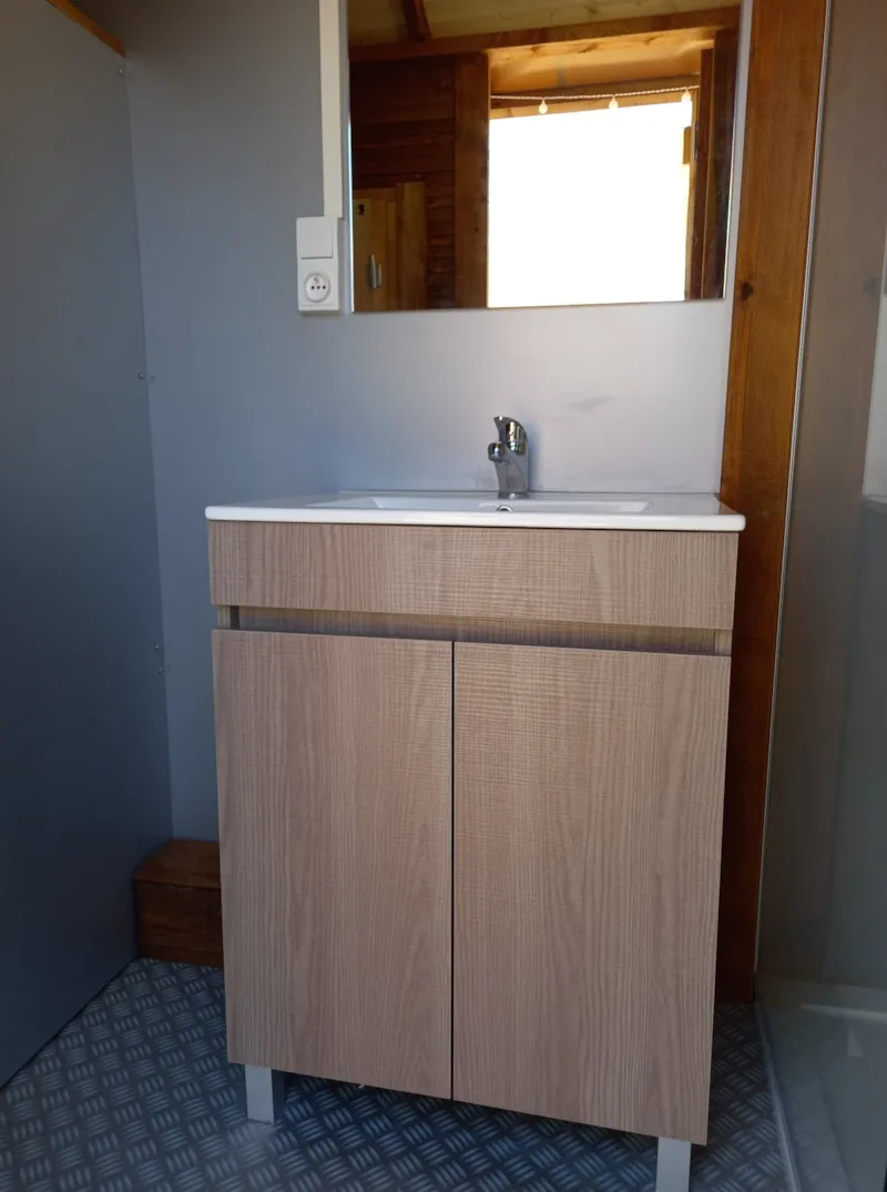 Forfait Premium Avec Sanitaire Privatif (Tente, Caravane Et Voiture Ou Camping-Car /Électricité 16A)