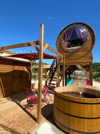 Huuraccommodatie(s) - Foudrenlair 1 Slaapkamer( Ontbijt, Bed Opgemaakt / Aperitiefmandje / Eindschoonmaak) + Spa - Flower Camping Olivigne