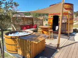 Accommodation - Foudreaterre 1 Bedroom ( Breakfast/ Bed Made / Aperitif Basket / End Of Stay Cleaning) + Spa - Flower Camping Olivigne