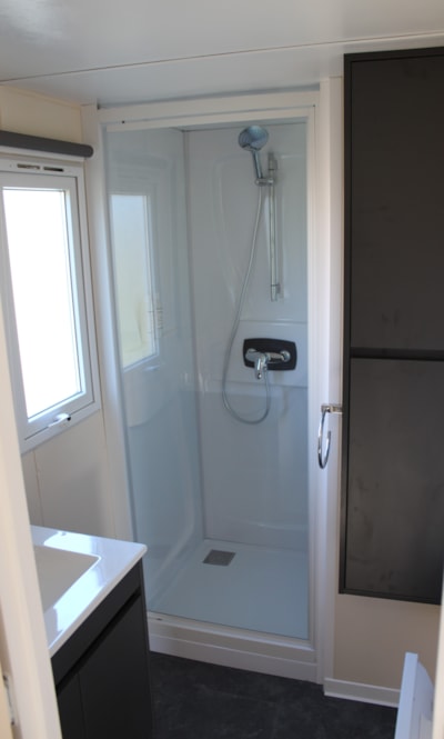 Mobile-home confort 28m² 2 bedrooms +9m² terrace +air-conditioning + TV