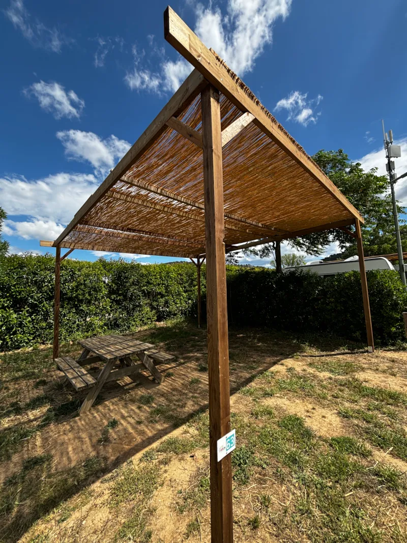 Forfait Confort Xxl Pergola 25M² + Réfrigérateur (1 Tente, Caravane Et 1 Véhicule / Électricité 16A)