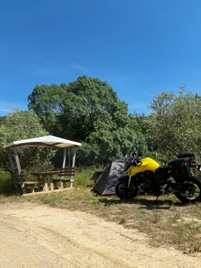 Nature Package - small tent only - no electricity - ideal for soft mobility + picnic table