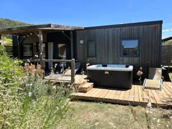 Accommodation - Mobile Home Premium 38 M² 3 Bedrooms + Spa + 2 Bathrooms + Airco - Flower Camping Olivigne