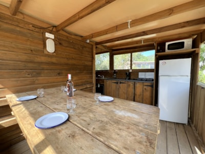 Pitch Freecamp (1 tent, caravan or motorhome / 1 car + electricity 16A) with private facilities