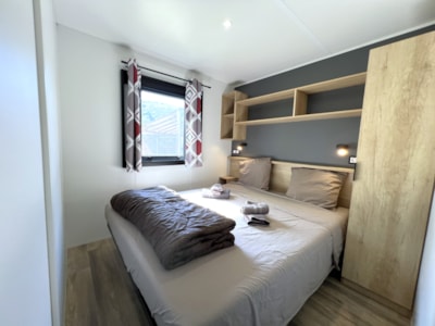 Mobile-home 3 bedrooms Premium 32m² + terrace 21m² + air-conditioning+ TV + plancha