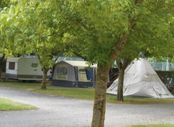 Pitch - Pitch + 1 Car + Tent , Caravan Or Camping-Car - Camping municipal du Moulin de l'Horte